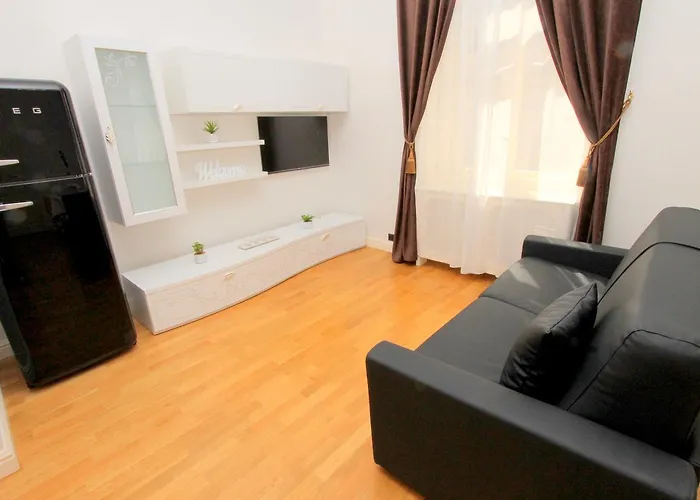 Luxury Krocinova شقة