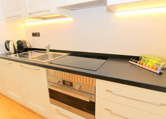 Luxury Krocinova شقة