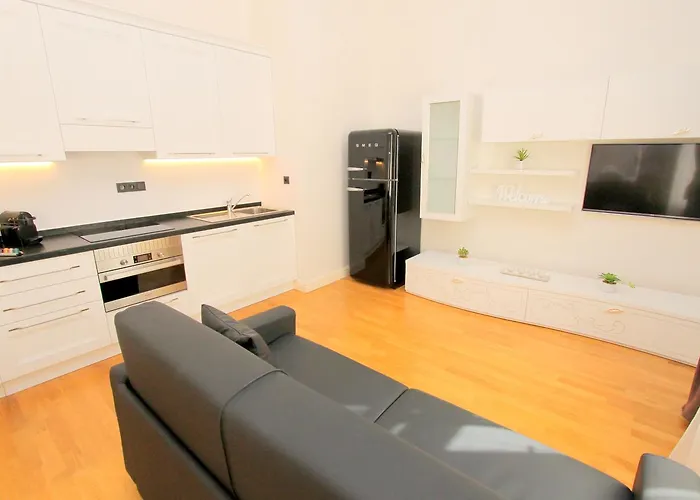 Luxury Krocinova * براغ