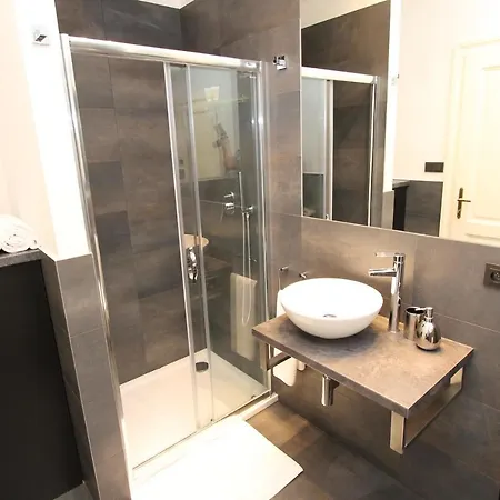 Luxury Krocinova Apartment Prague