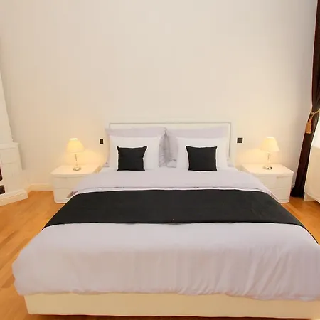 Luxury Krocinova Apartment Prague
