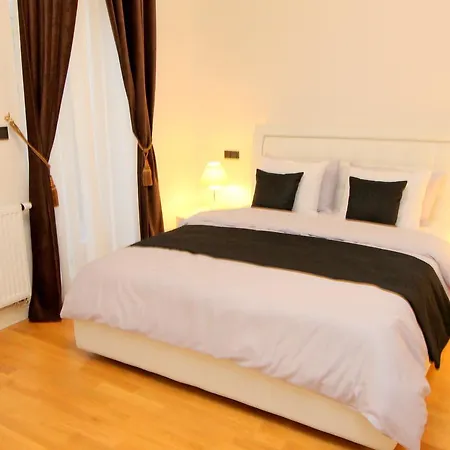 Luxury Krocinova Apartment