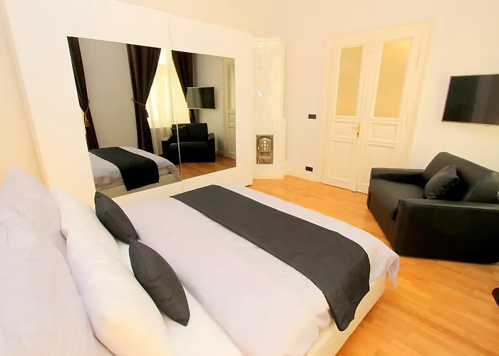 Luxury Krocinova *